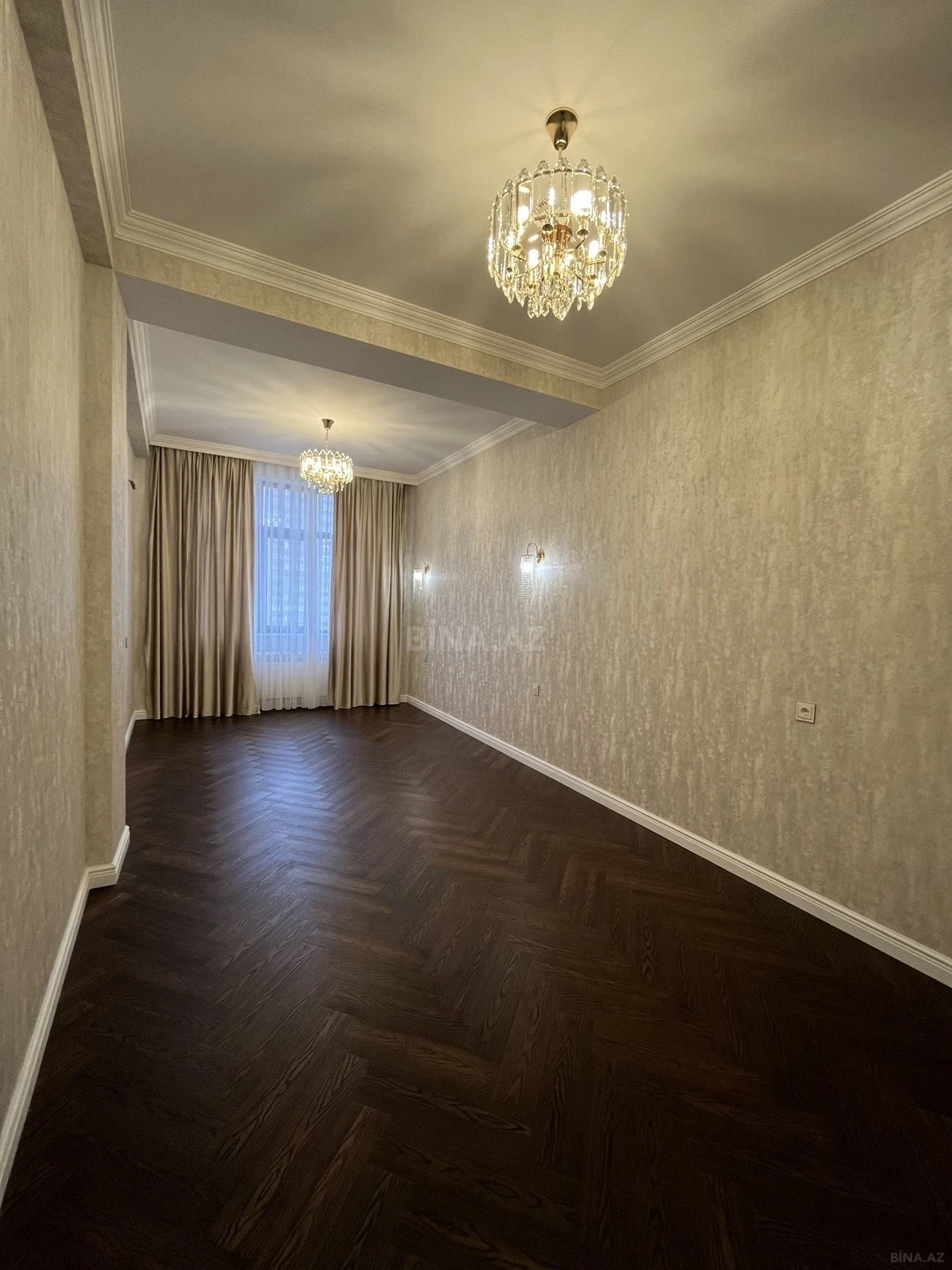 Satılır 2 otaqlı mənzil 115 m²