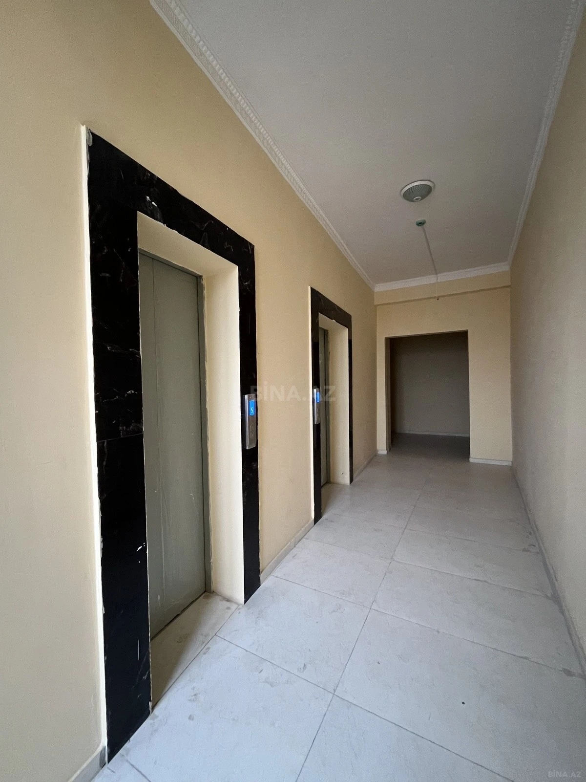 Satılır 2 otaqlı mənzil 115 m²