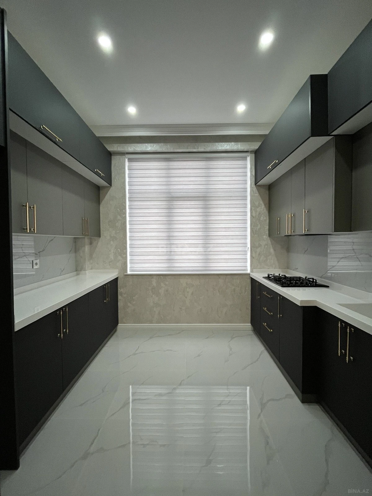 Satılır 2 otaqlı mənzil 115 m²