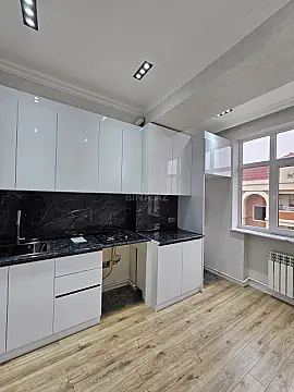 Satılır 3 otaqlı mənzil 82 m²