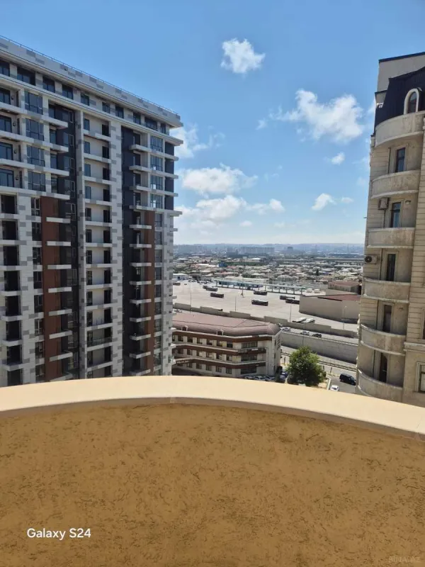 Satılır 3 otaqlı mənzil 76 m²