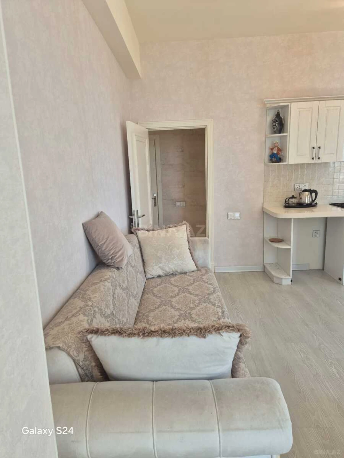 Satılır 3 otaqlı mənzil 76 m²