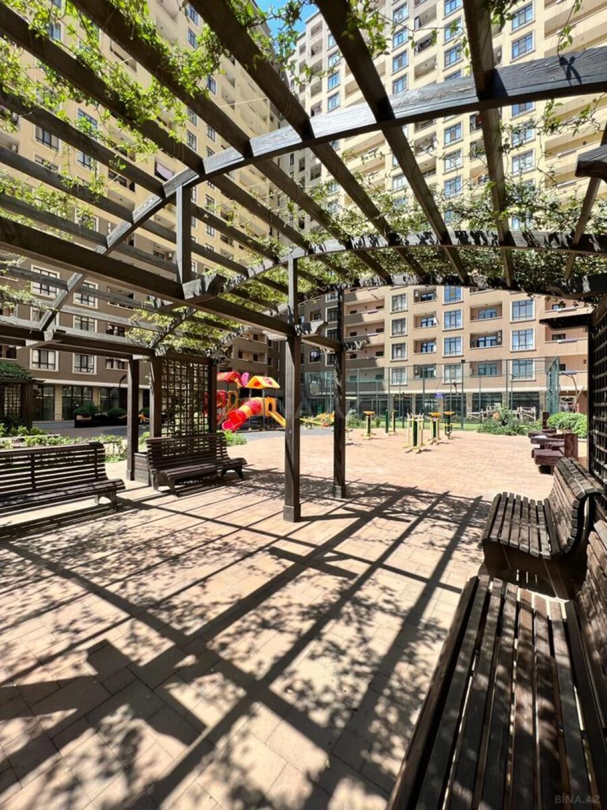 Satılır 3 otaqlı mənzil 114 m²