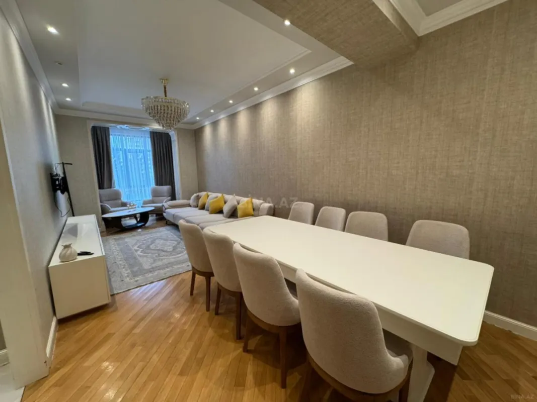 Satılır 3 otaqlı mənzil 114 m²