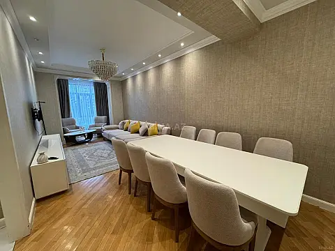 Satılır 3 otaqlı mənzil 114 m²