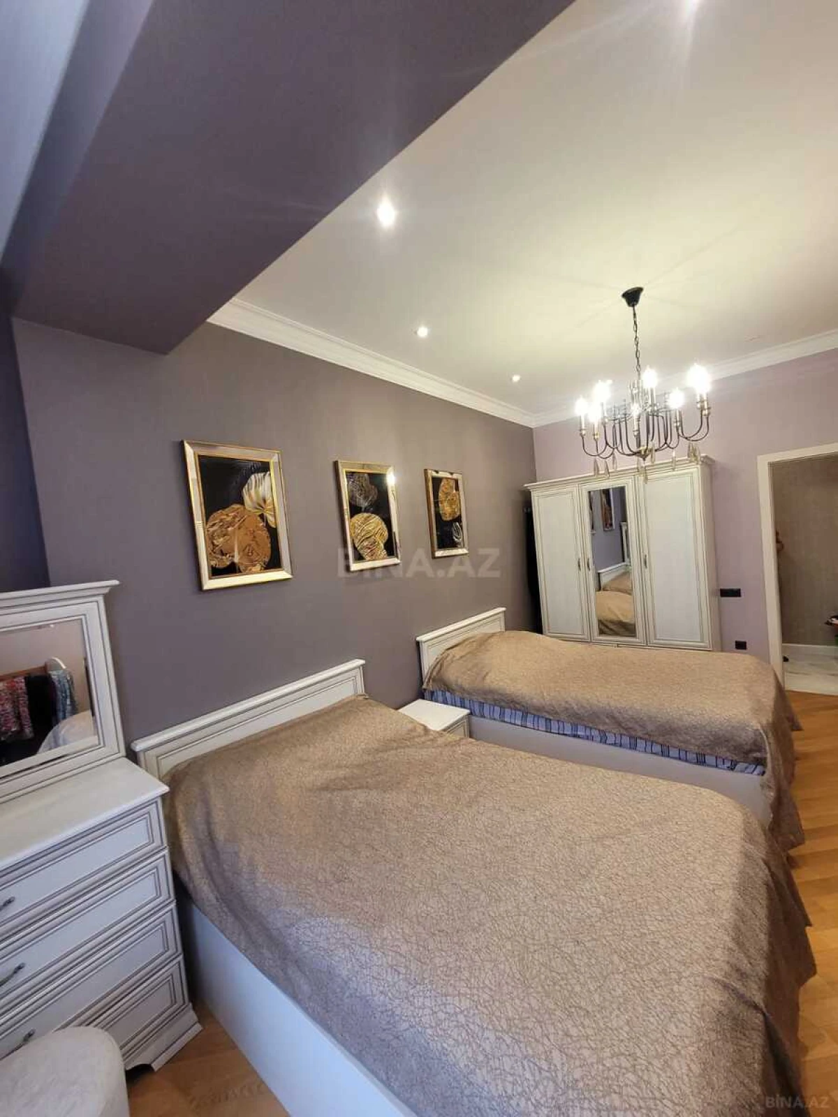 Satılır 3 otaqlı mənzil 114 m²