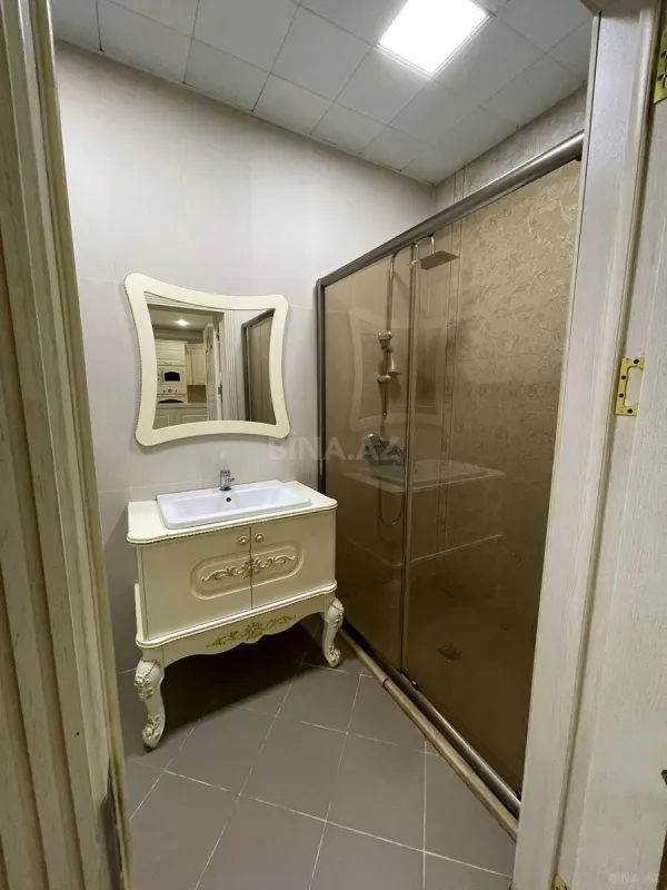 Kirayə verilir 2 otaqlı mənzil 65 m²