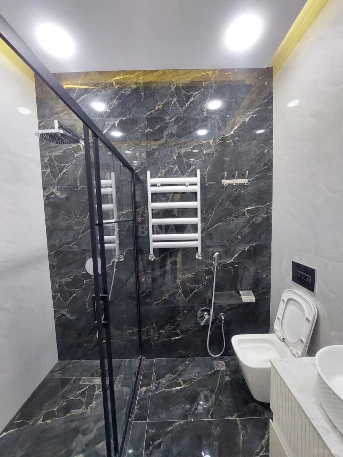 Satılır 3 otaqlı mənzil 95 m²