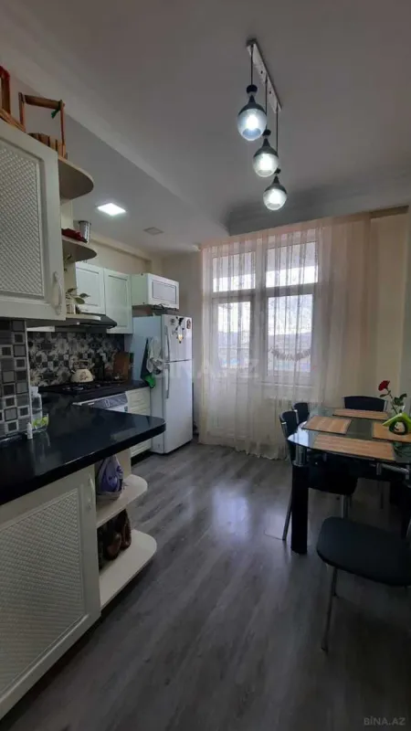 Kirayə verilir 3 otaqlı mənzil 105 m²