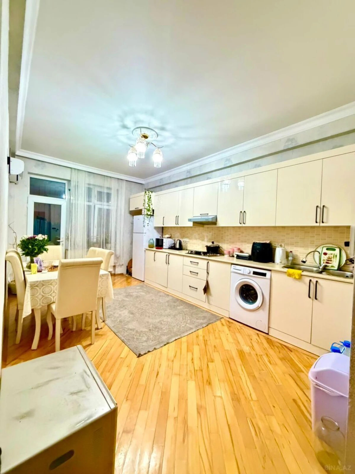 Satılır 2 otaqlı mənzil 102 m²