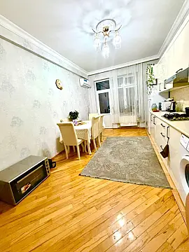 Satılır 2 otaqlı mənzil 102 m²