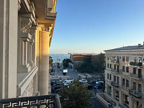 Kirayə verilir 3 otaqlı mənzil 145 m²