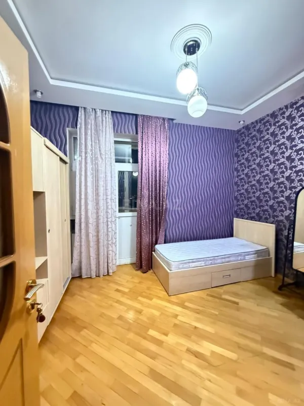 Satılır 3 otaqlı mənzil 110 m²