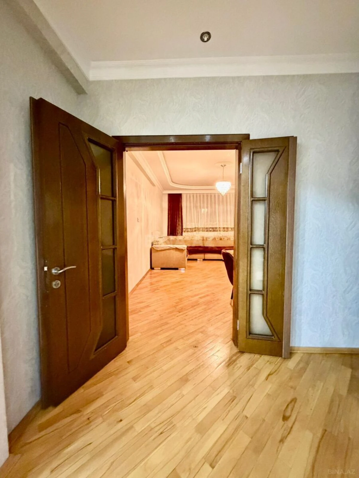 Satılır 2 otaqlı mənzil 102 m²