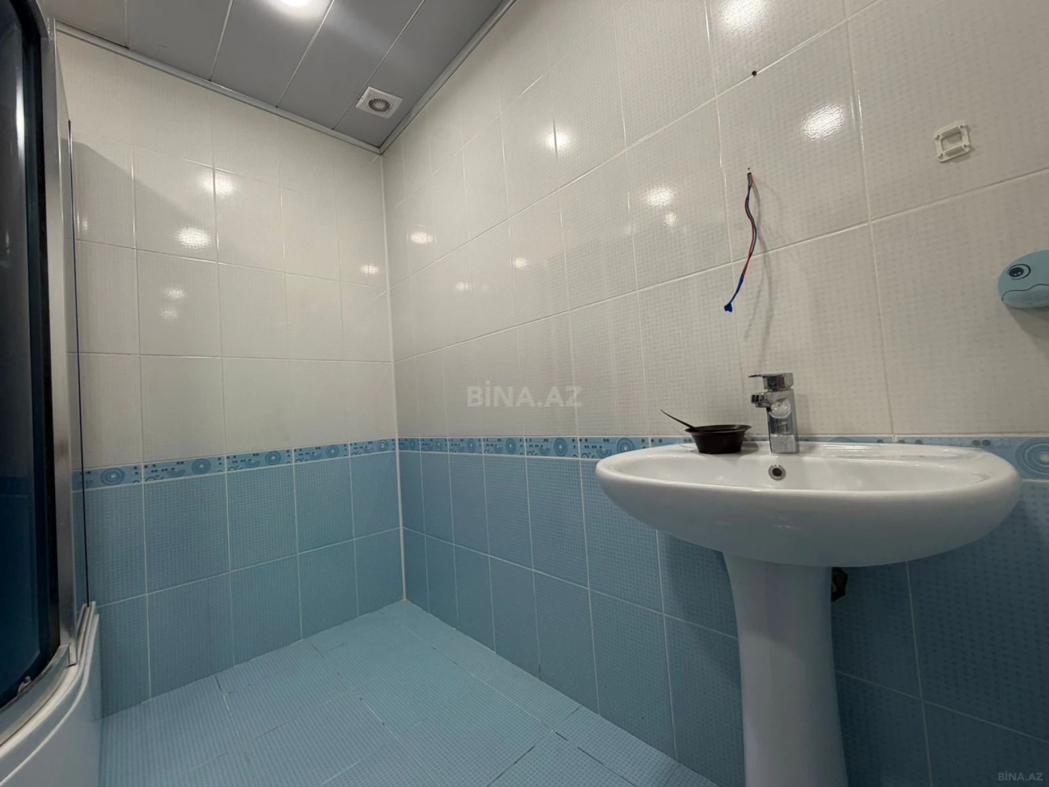 Satılır 2 otaqlı mənzil 102 m²