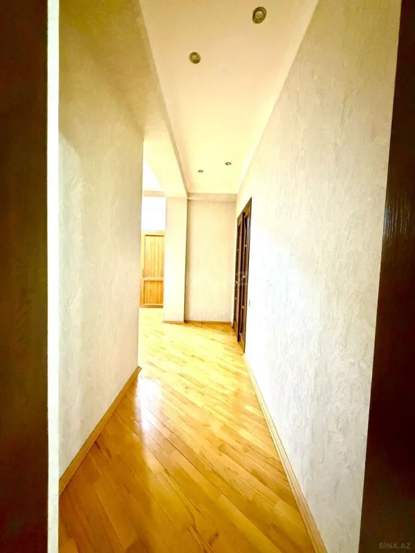 Satılır 2 otaqlı mənzil 102 m²