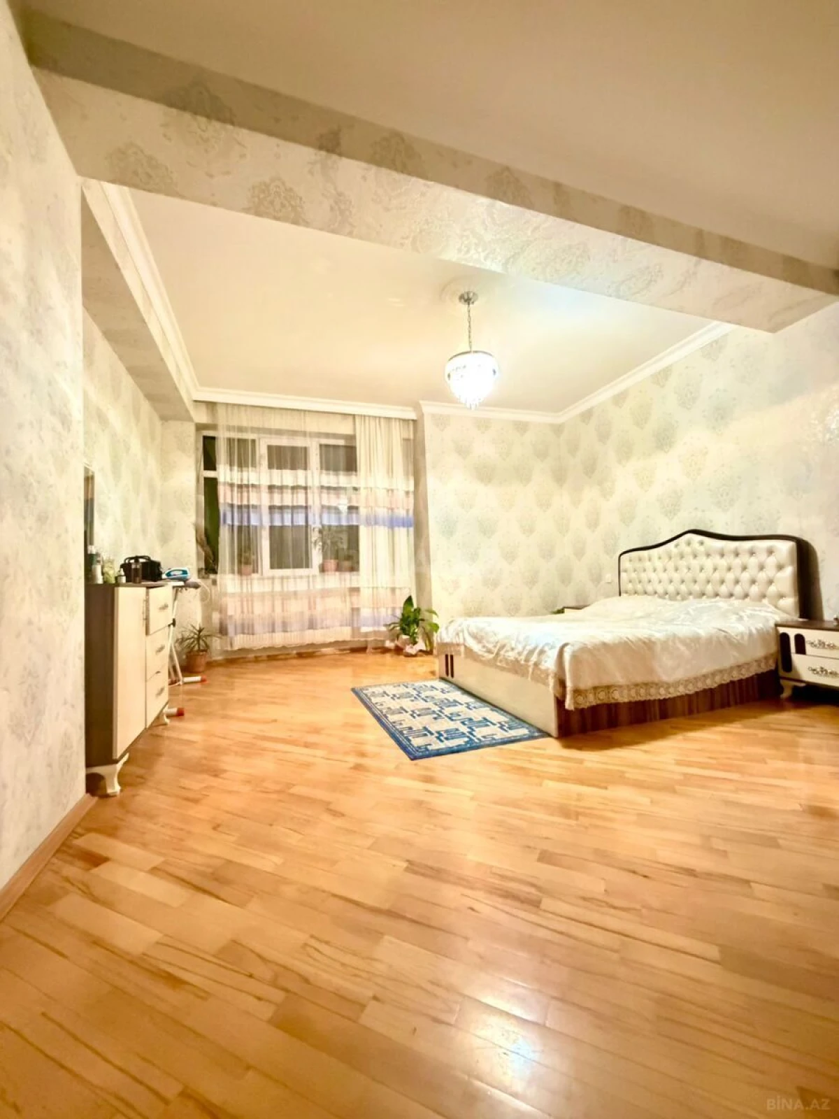 Satılır 2 otaqlı mənzil 102 m²