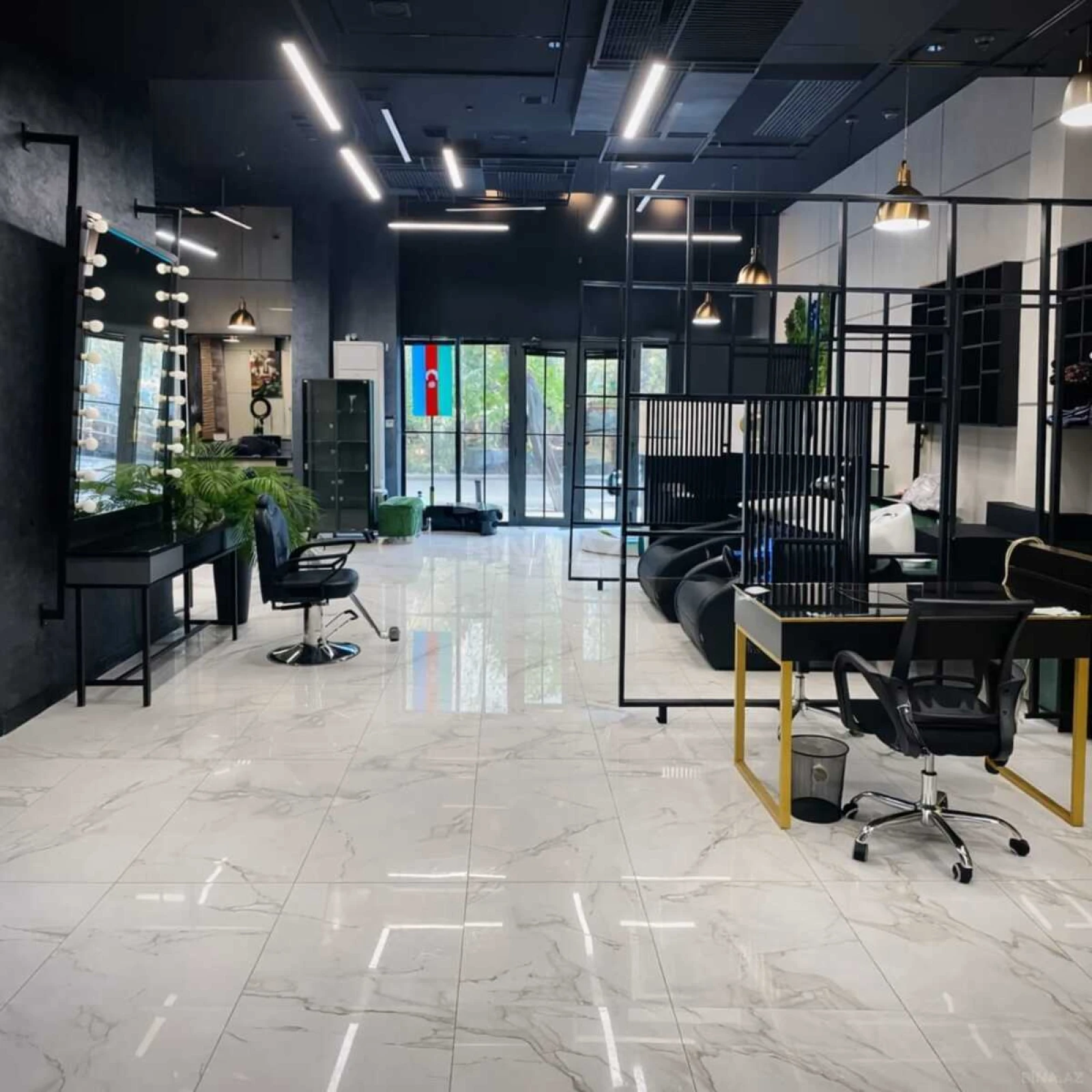 Satılır obyekt 175 m²