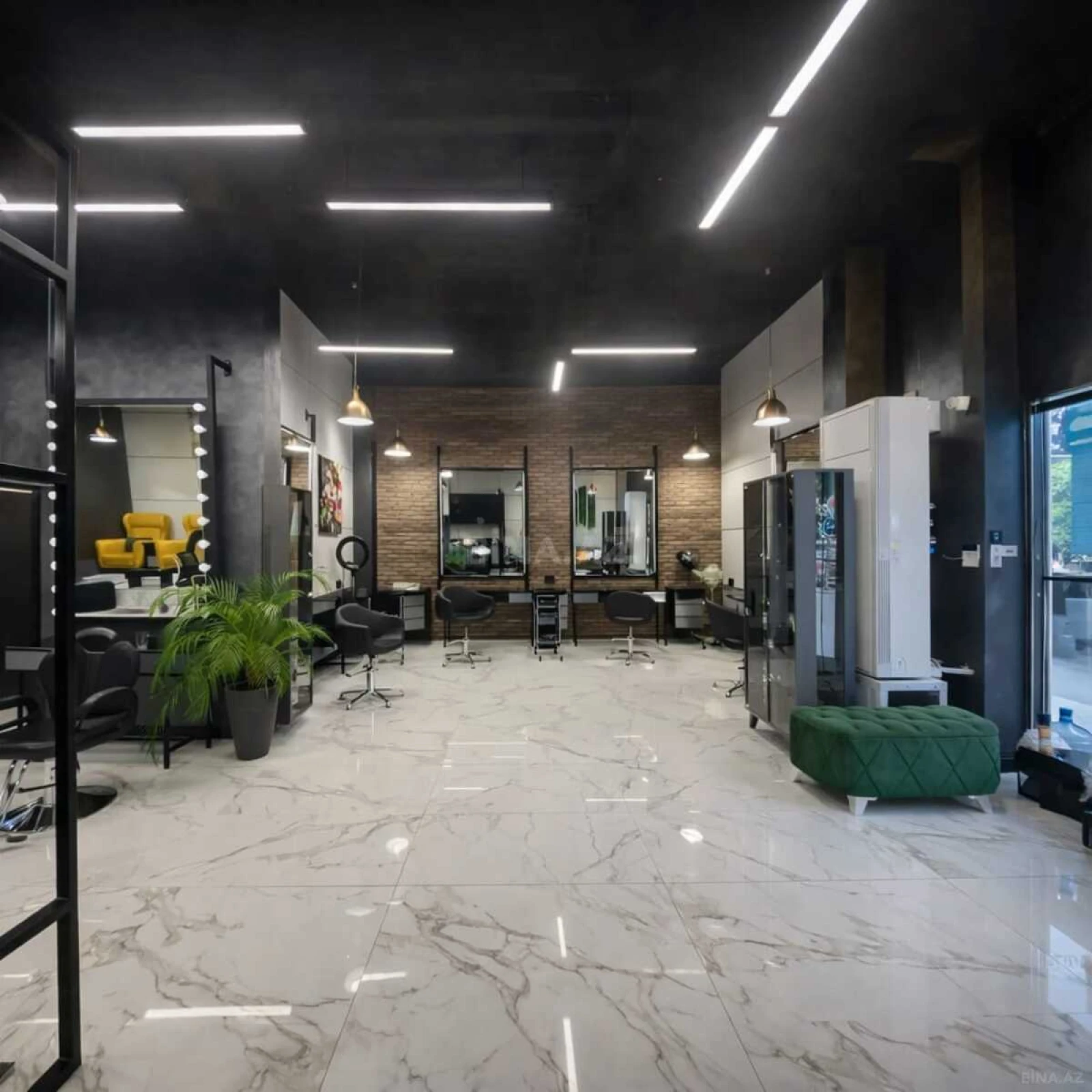 Satılır obyekt 175 m²