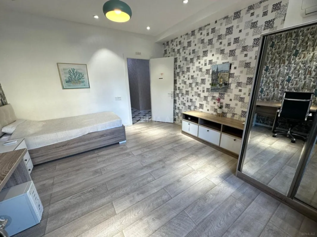 Kirayə verilir 4 otaqlı mənzil 145 m²