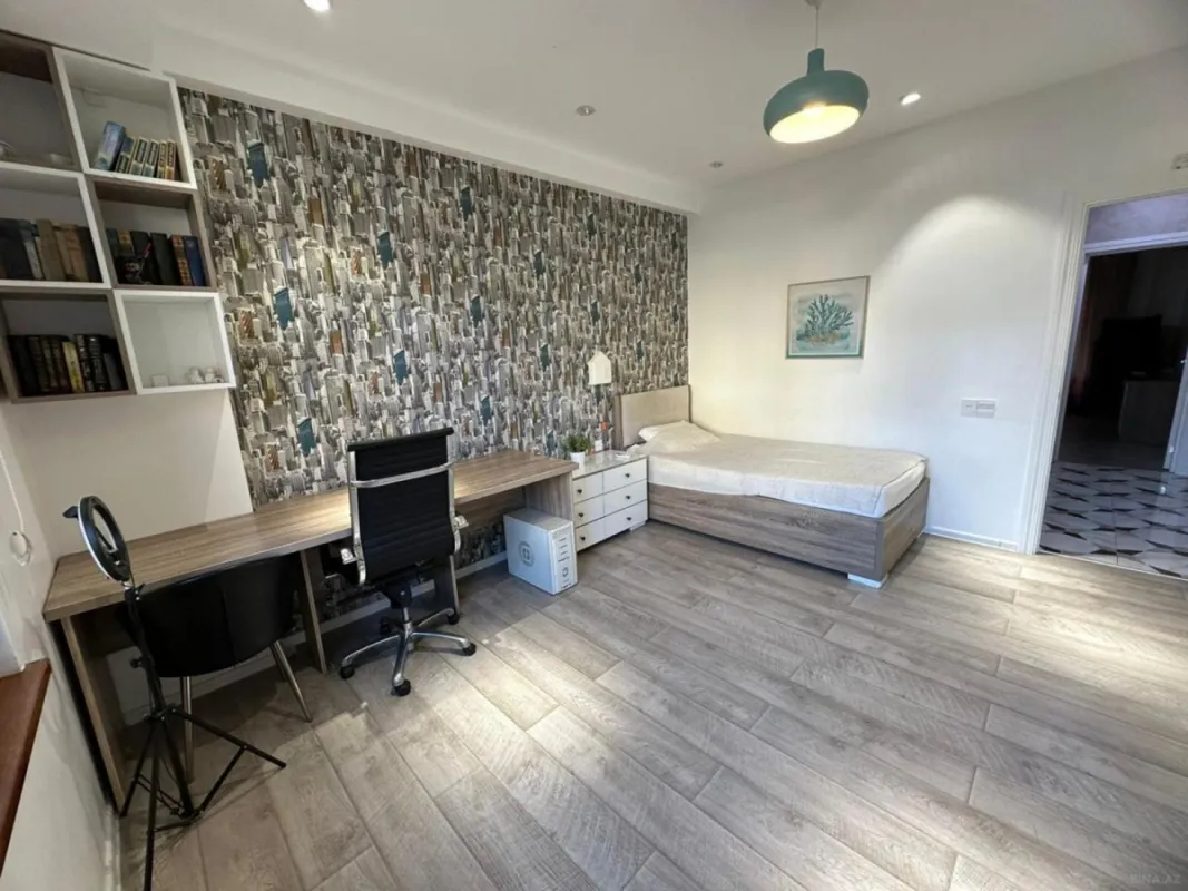 Kirayə verilir 4 otaqlı mənzil 145 m²