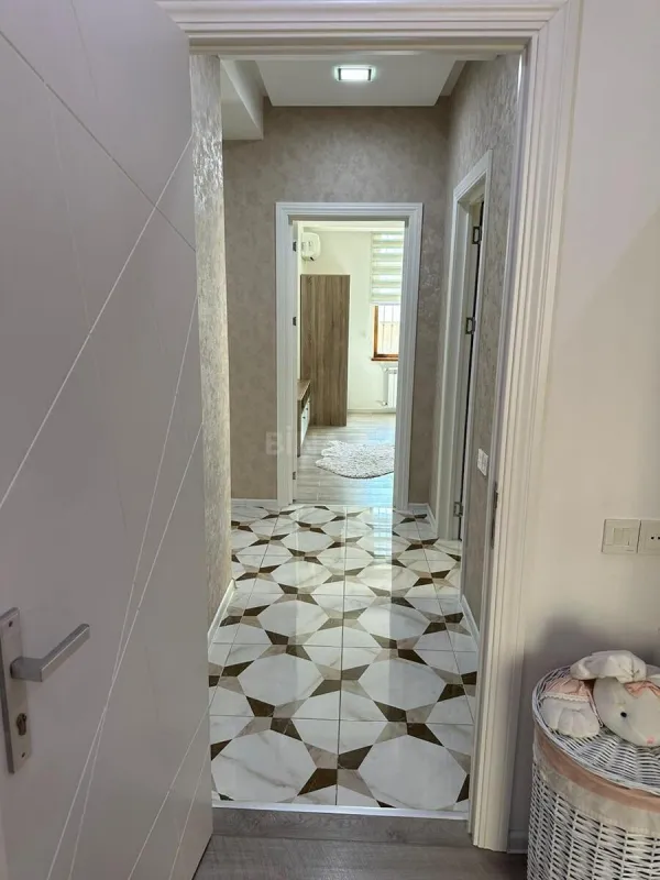 Kirayə verilir 4 otaqlı mənzil 145 m²