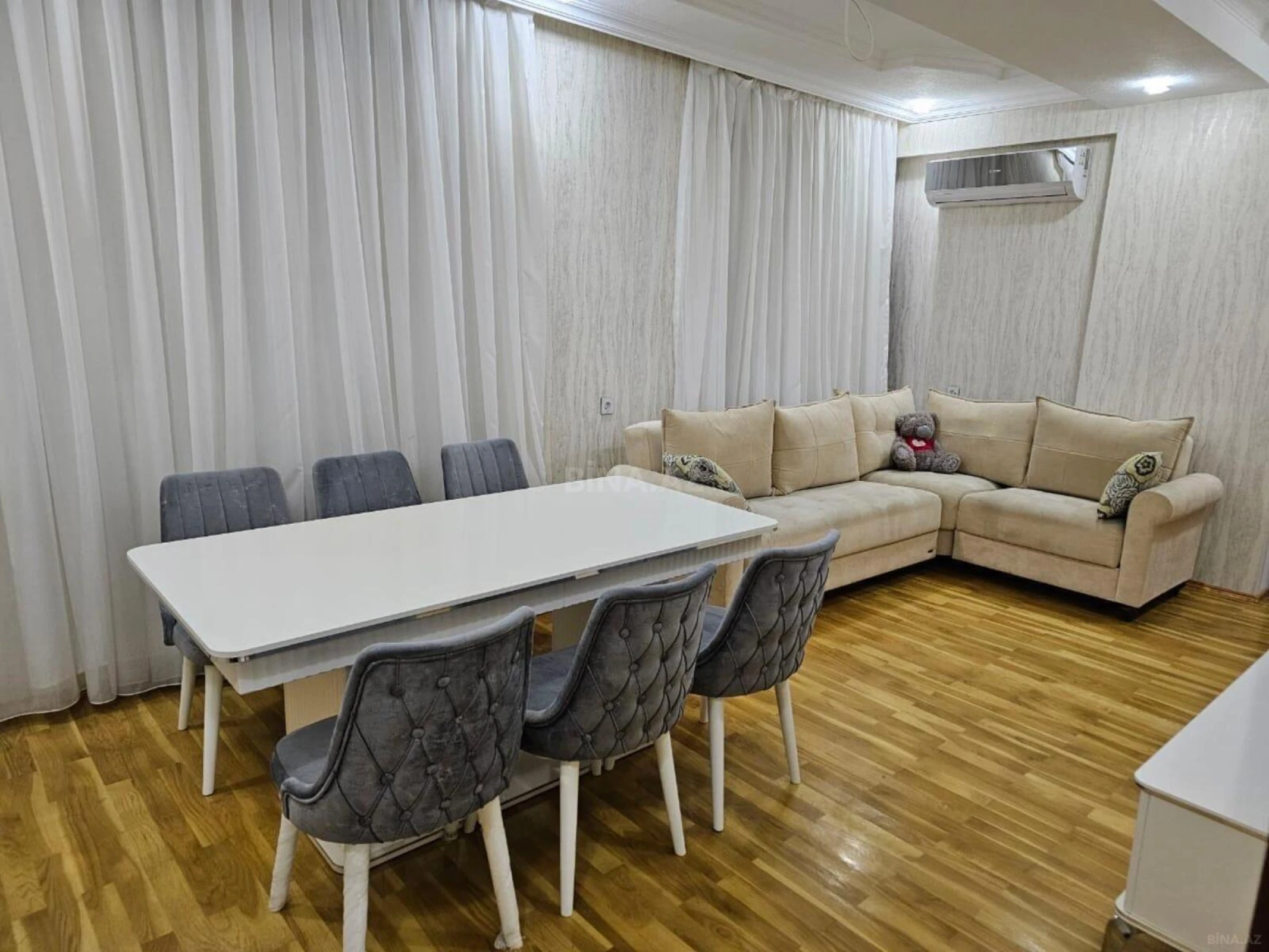 Kirayə verilir 2 otaqlı mənzil 60 m²