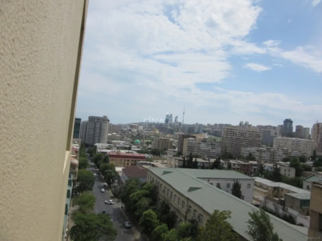 Satılır 2 otaqlı mənzil 79 m²