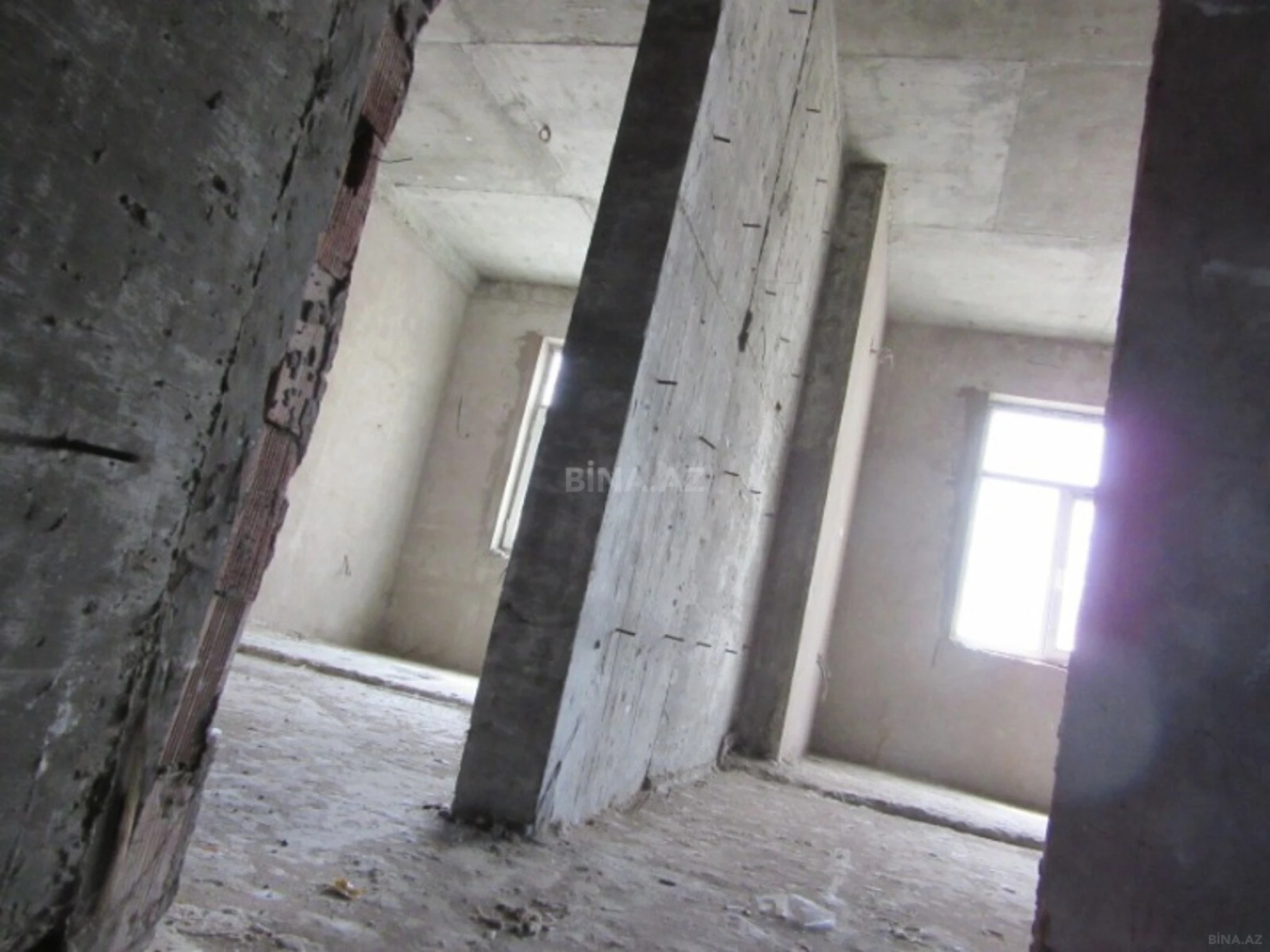 Satılır 2 otaqlı mənzil 79 m²