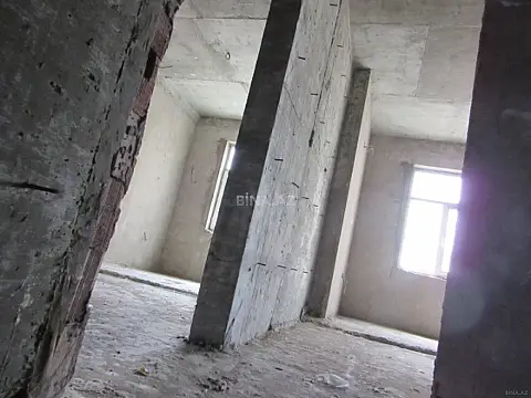 Satılır 2 otaqlı mənzil 79 m²