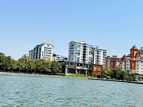 Satılır 4 otaqlı mənzil 200 m²