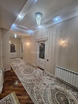 Satılır 4 otaqlı mənzil 200 m²