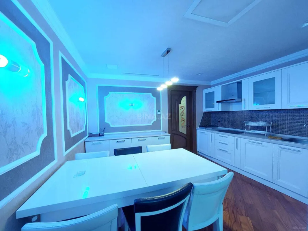 Kirayə verilir 5 otaqlı mənzil 320 m²