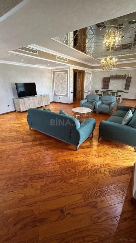 Kirayə verilir 5 otaqlı mənzil 320 m²