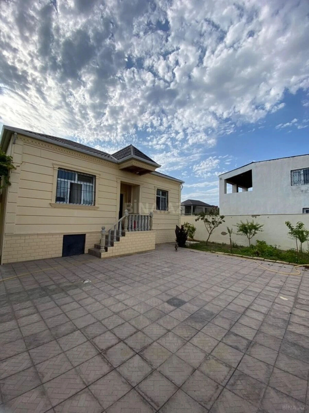 Satılır 3 otaqlı həyət evi 100 m²