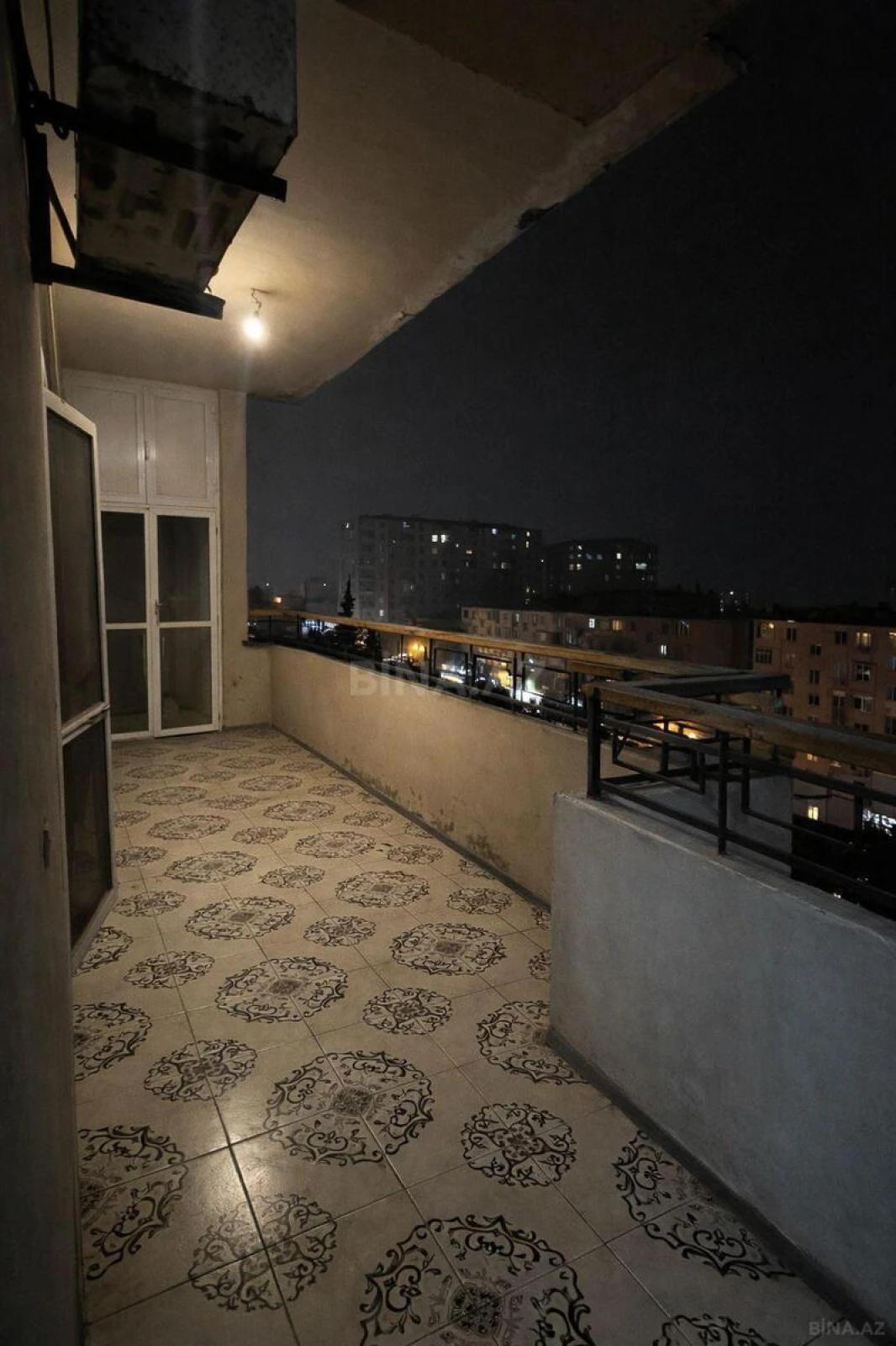 Satılır 4 otaqlı mənzil 150 m²