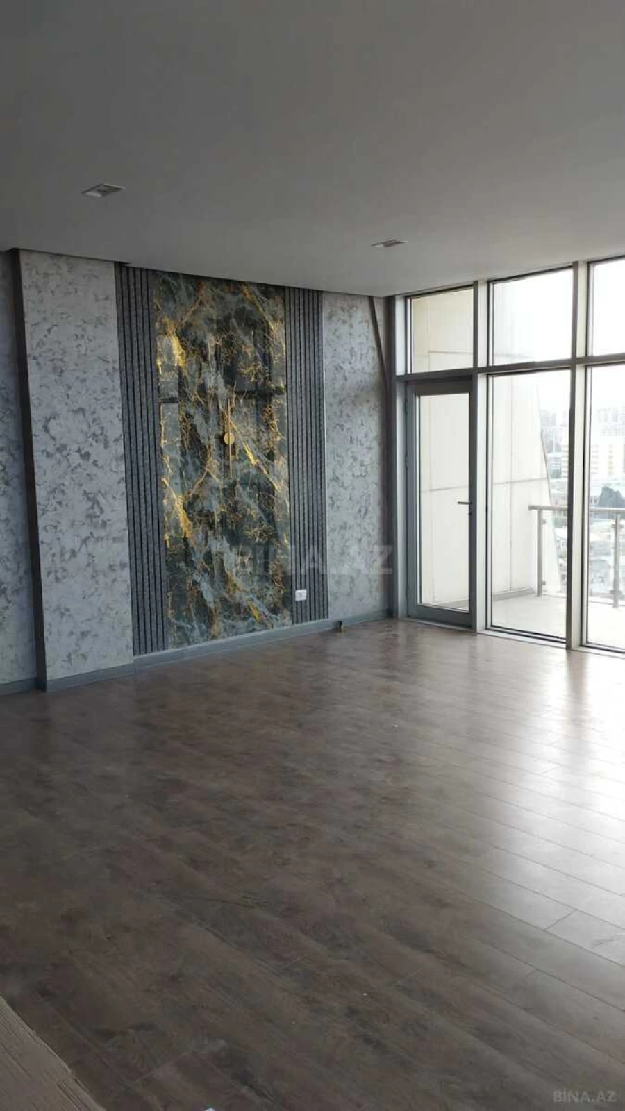 Kirayə verilir 3 otaqlı mənzil 150 m²