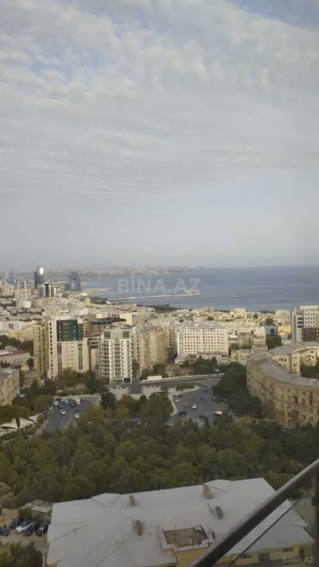 Kirayə verilir 3 otaqlı mənzil 150 m²