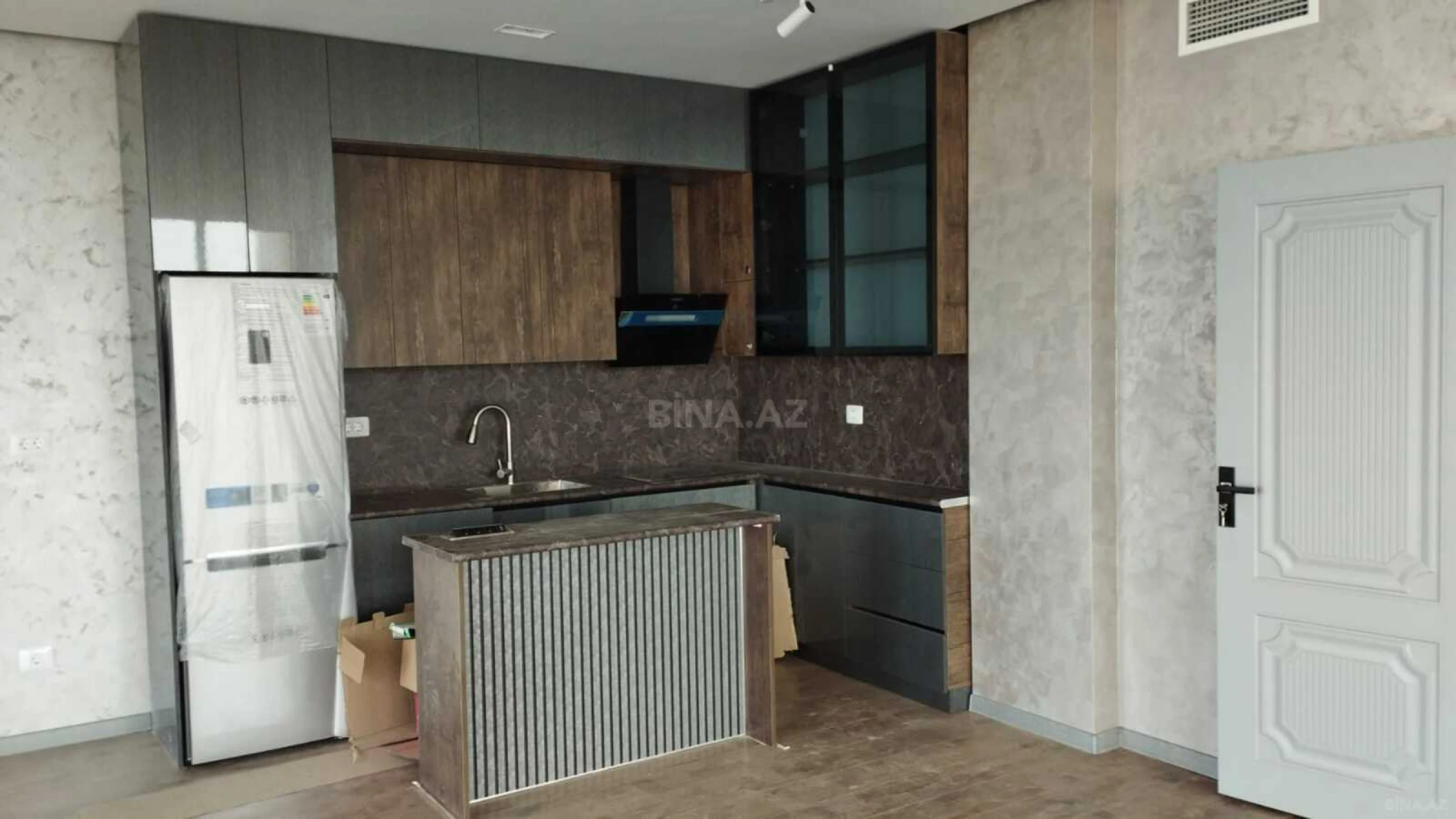 Kirayə verilir 3 otaqlı mənzil 150 m²
