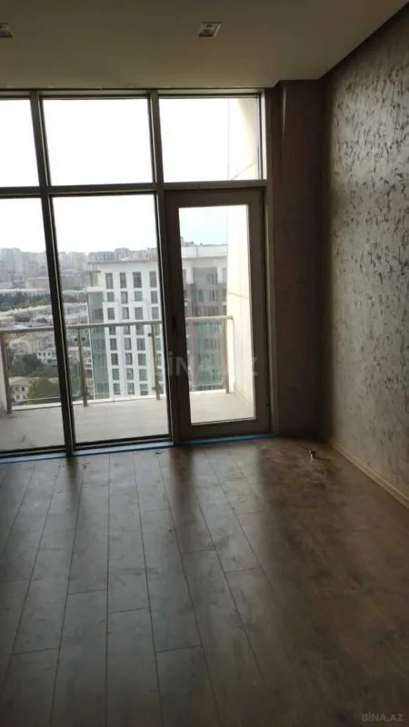 Kirayə verilir 3 otaqlı mənzil 150 m²