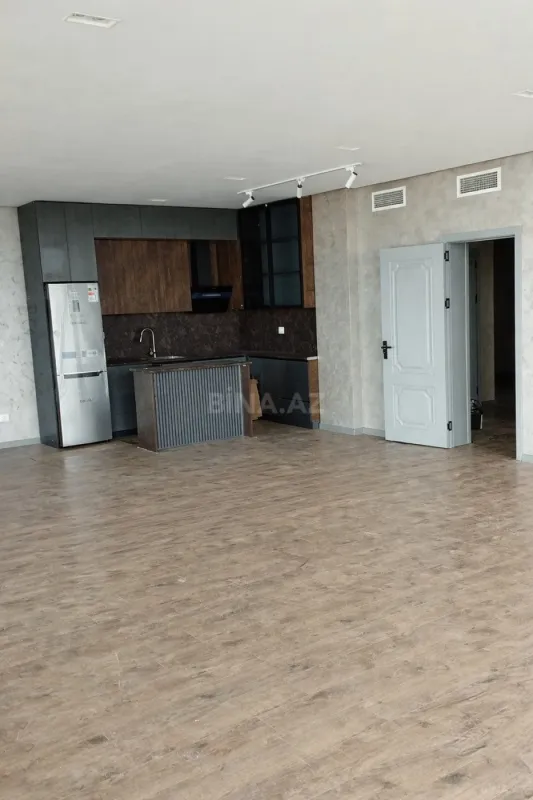 Kirayə verilir 3 otaqlı mənzil 150 m²