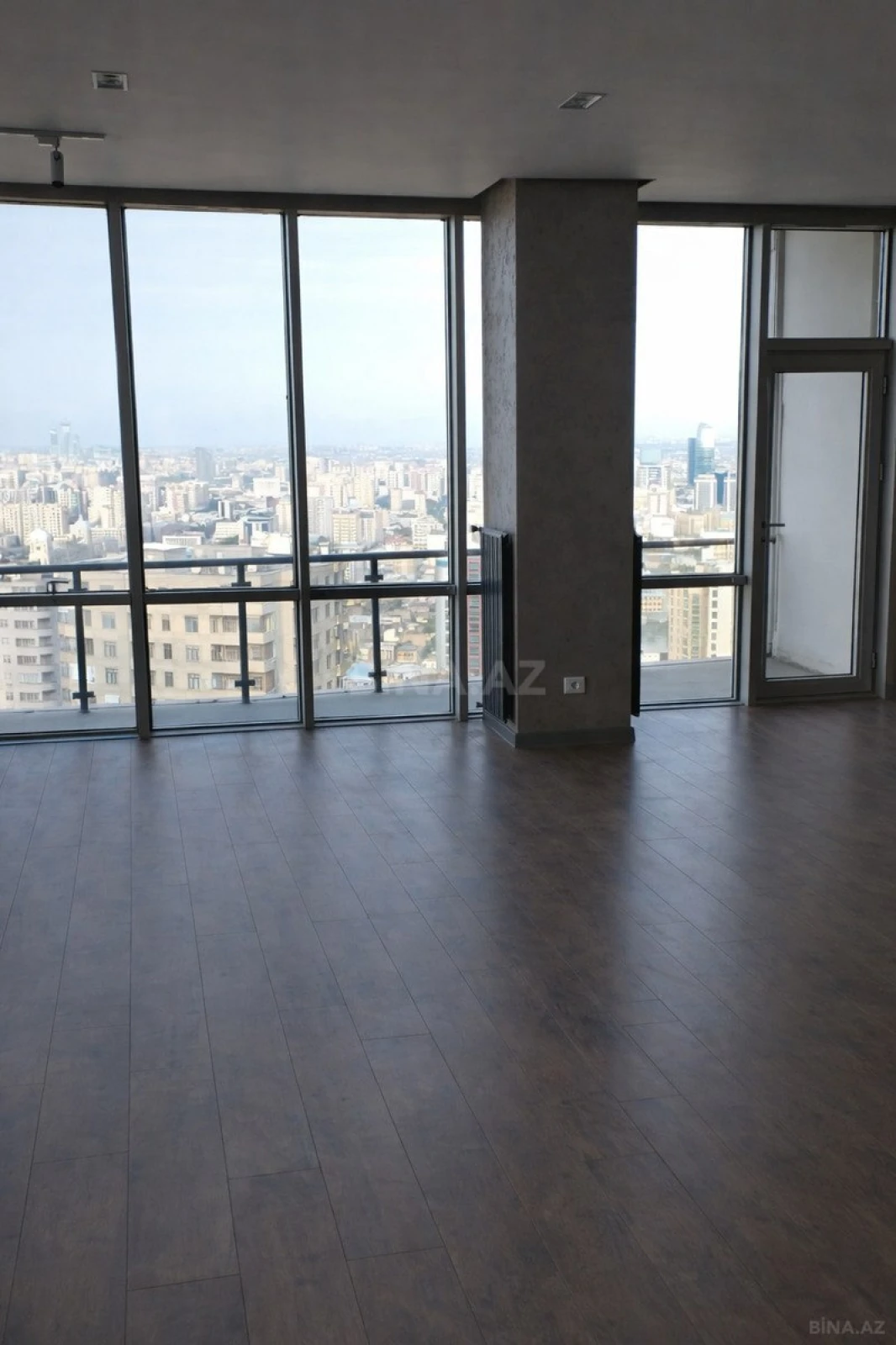 Kirayə verilir 3 otaqlı mənzil 150 m²