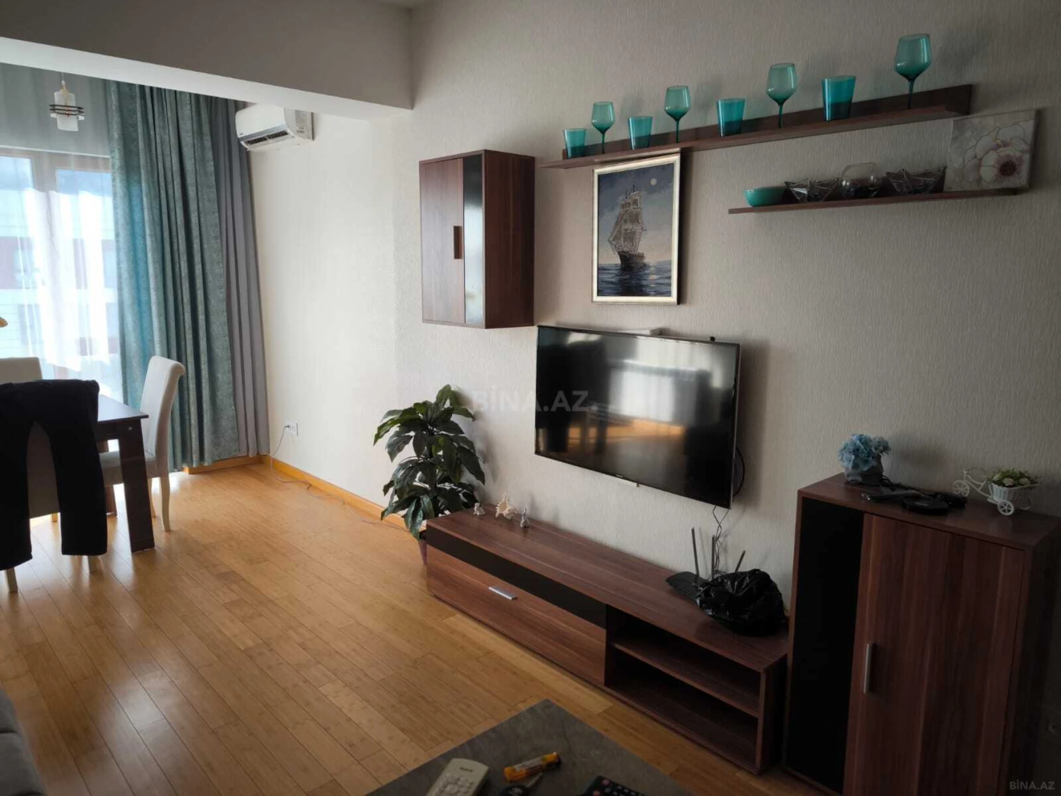 Kirayə verilir 2 otaqlı mənzil 73 m²