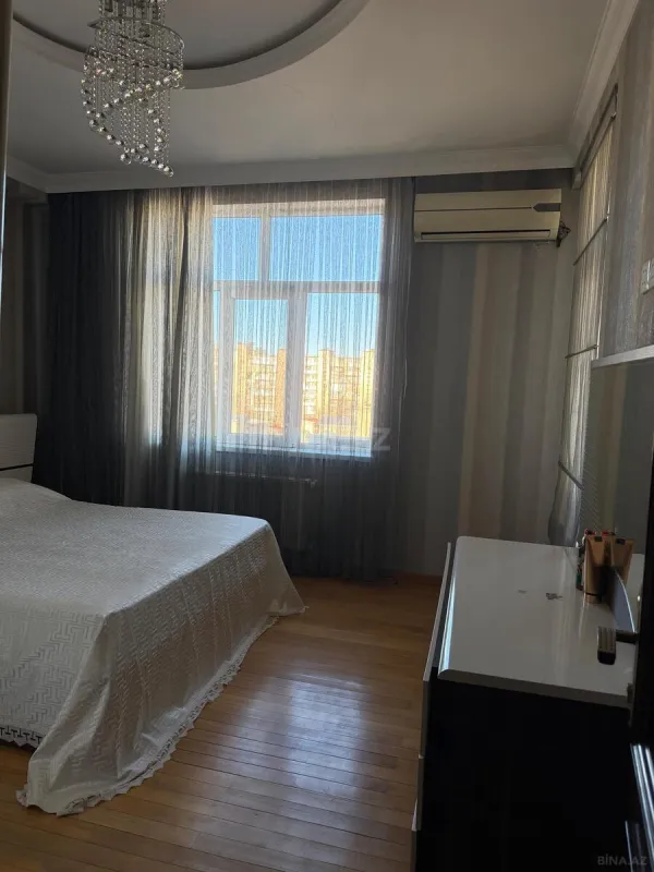 Satılır 3 otaqlı mənzil 120 m²
