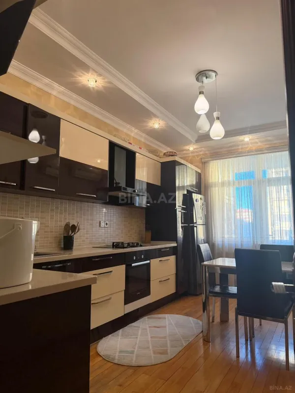 Satılır 3 otaqlı mənzil 120 m²