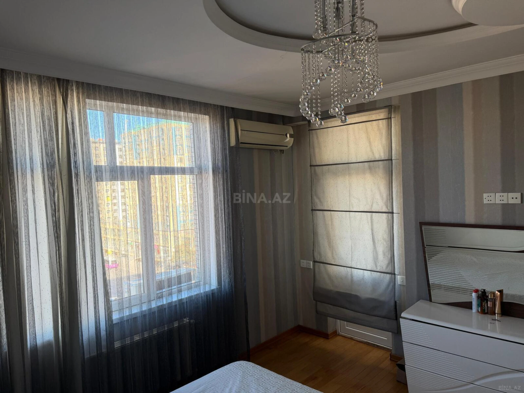 Satılır 3 otaqlı mənzil 120 m²