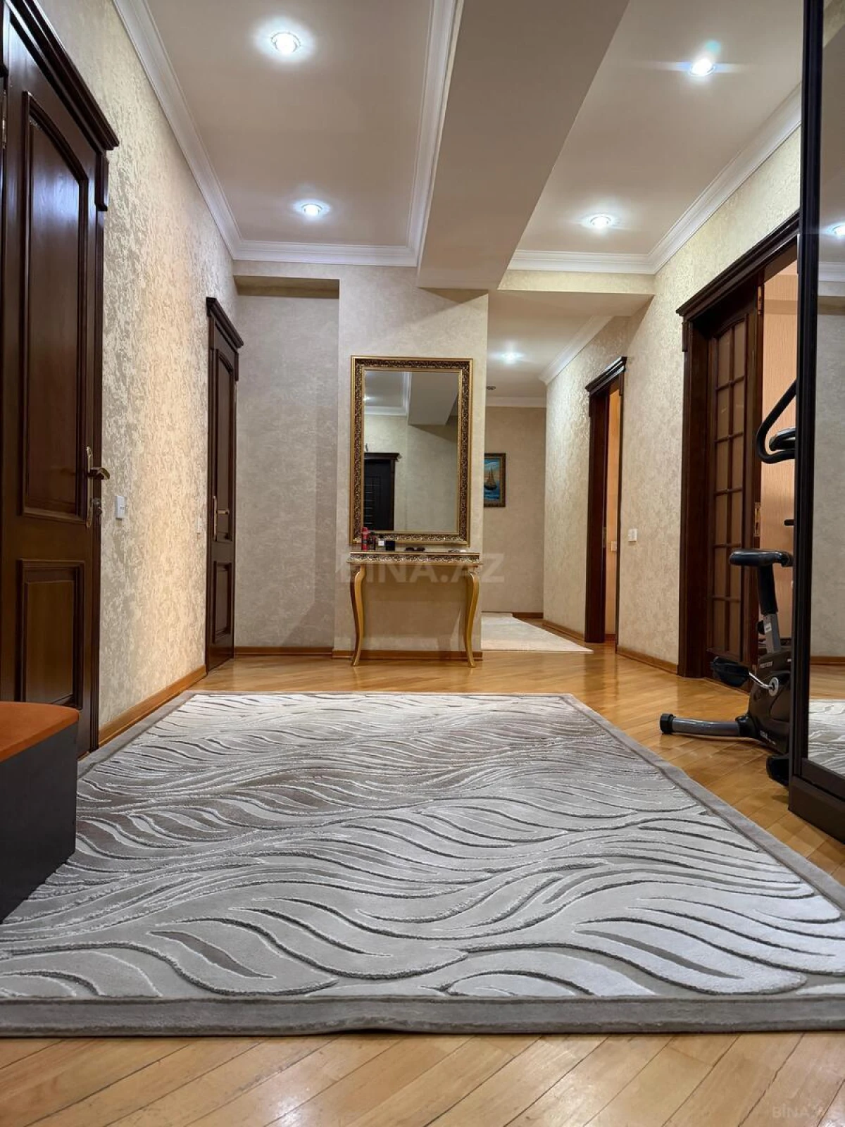 Satılır 3 otaqlı mənzil 120 m²