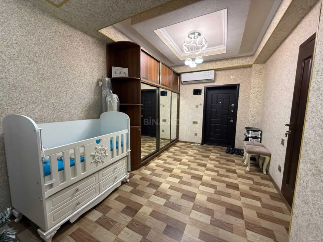 Satılır 2 otaqlı mənzil 86 m²