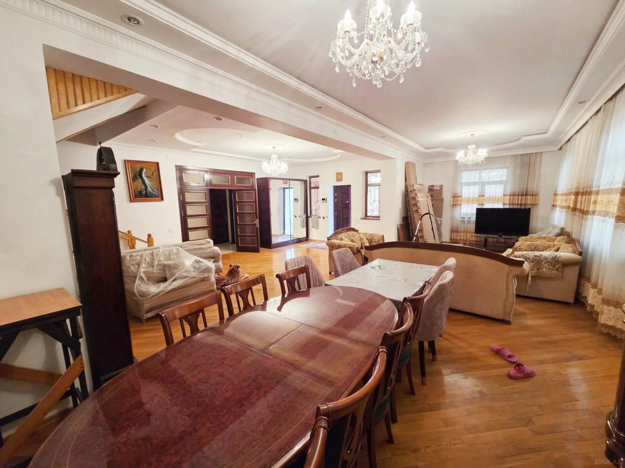 Kirayə verilir 7 otaqlı həyət evi 300 m²