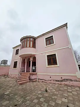 Kirayə verilir 7 otaqlı həyət evi 300 m² — Bakı, 7-ci mikrorayon 7 otaq 300.00 m²